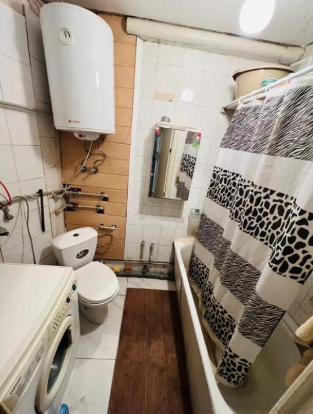 Квартира, 2-кімн., Харьков, 606м/р, Тракторостроителей просп.