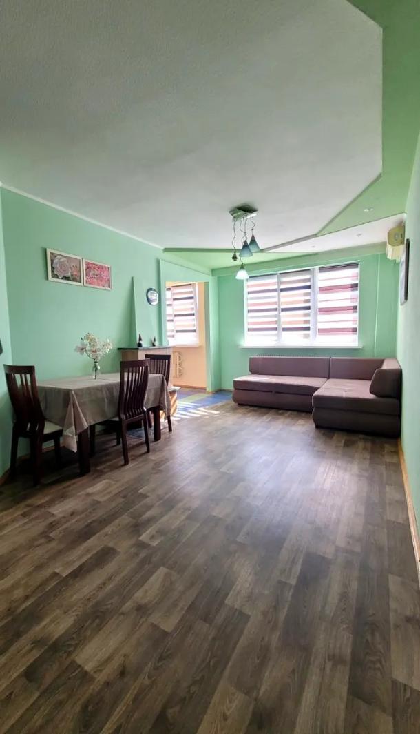 Квартира, 3-кімн., Харьков, 608м/р, Непокоренных (Героев Труда)