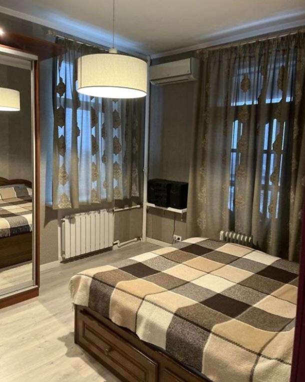 Квартира, 4-кімн., Харьков, Завод Малышева метро, Героев Харькова пр-т