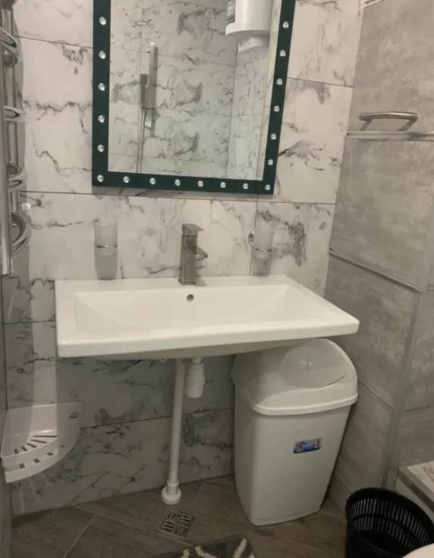 Квартира, 2-кімн., Харьков, Алексеевка, Ахсарова