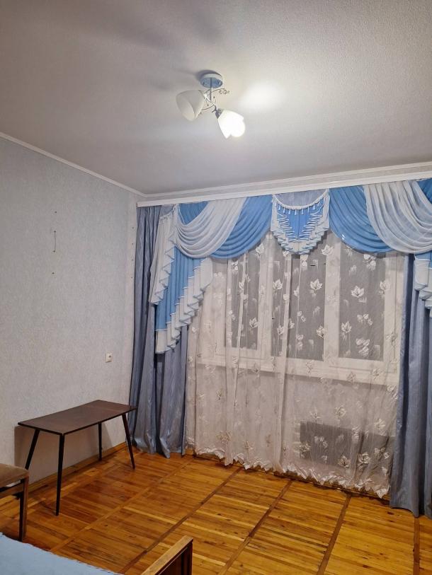 Квартира, 4-кімн., Харьков, Новые Дома, Каденюка (Танкопия)