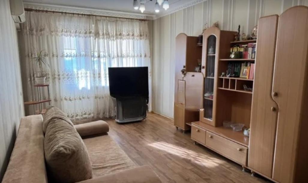 Квартира, 2-кімн., Харьков, 615м/р, Гвардейцев Широнинцев