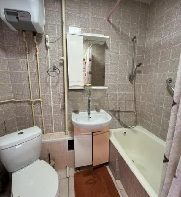 Квартира, 2-кімн., Харьков, 615м/р, Гвардейцев Широнинцев