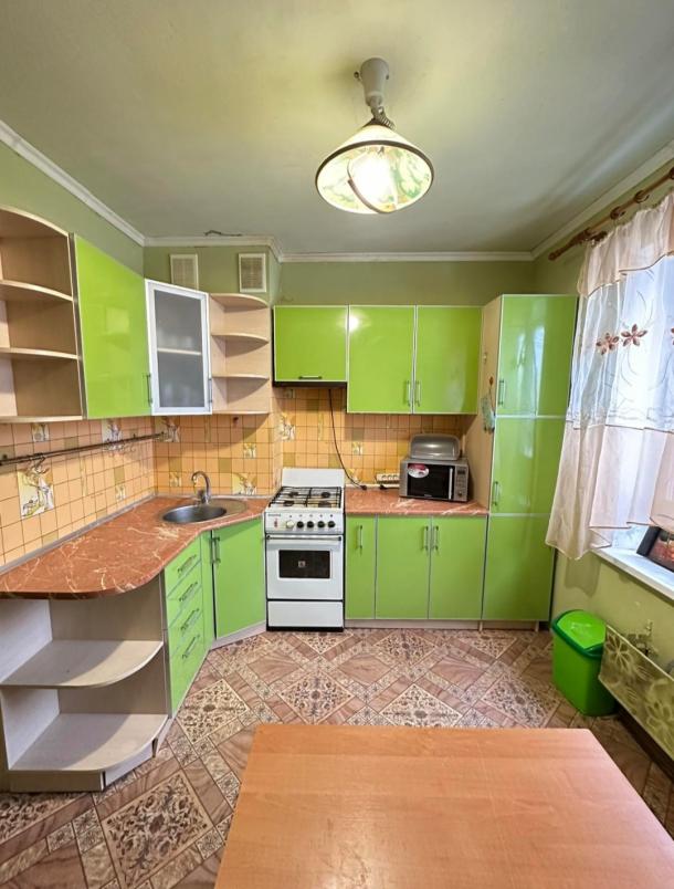 Квартира, 4-кімн., Новопокровка, Чугуевский район, Весича