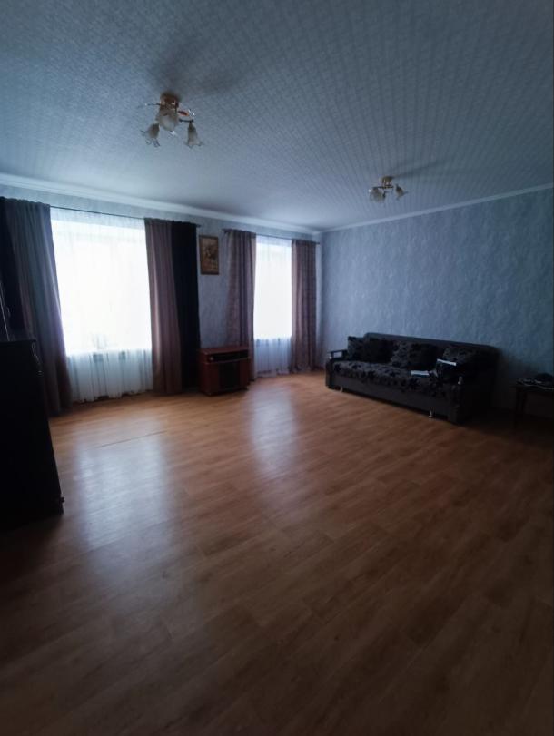 Квартира, 3-кімн., Харьков, ХТЗ, Александровский пр.