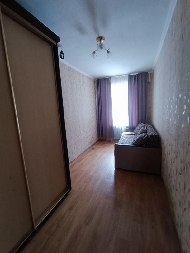 Квартира, 3-кімн., Харьков, ХТЗ, Александровский пр.