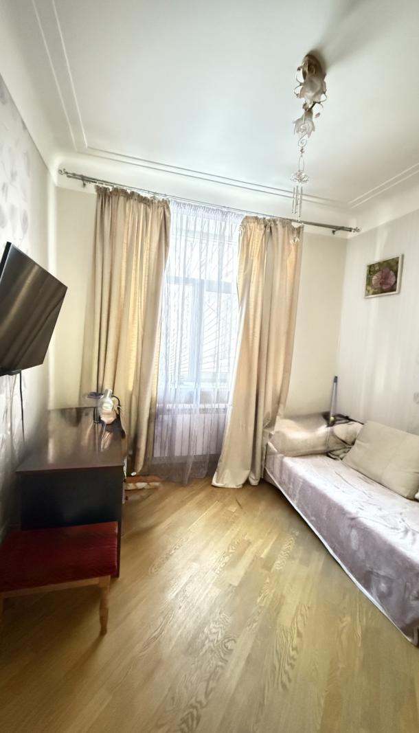 Квартира, 3-кімн., Харьков, ХТЗ, Индустриальный просп. (Фрунзе проспект)