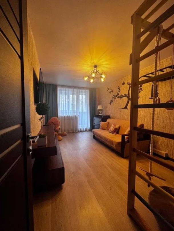 Квартира, 4-кімн., Харьков, 1 Северная Салтовка, Леся Сердюка (Командарма Корка)