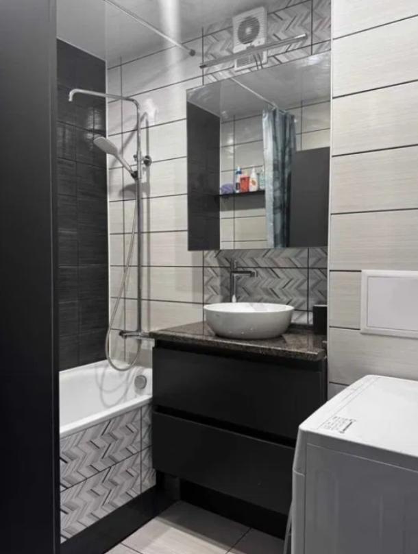 Квартира, 4-кімн., Харьков, 1 Северная Салтовка, Леся Сердюка (Командарма Корка)