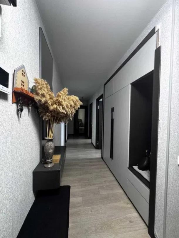 Квартира, 4-кімн., Харьков, 1 Северная Салтовка, Леся Сердюка (Командарма Корка)