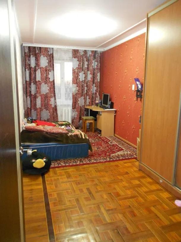 Квартира, 3-кімн., Харьков, Новые Дома, Ньютона