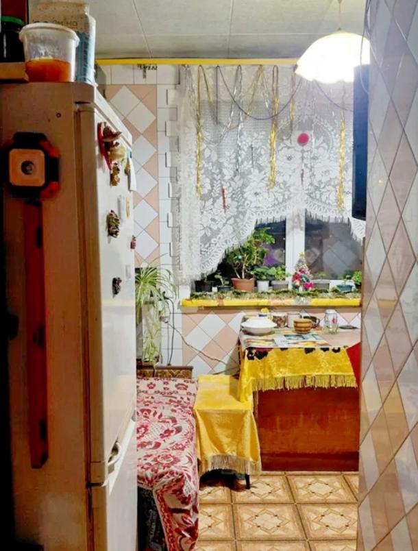 Квартира, 3-кімн., Харьков, Рогань жилмассив, Луи Пастера