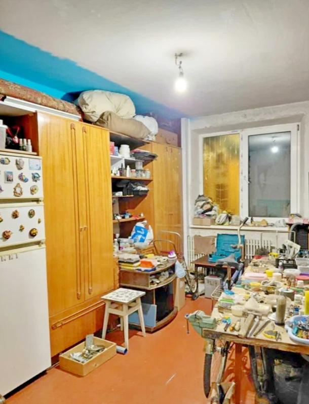 Квартира, 3-кімн., Харьков, Рогань жилмассив, Луи Пастера