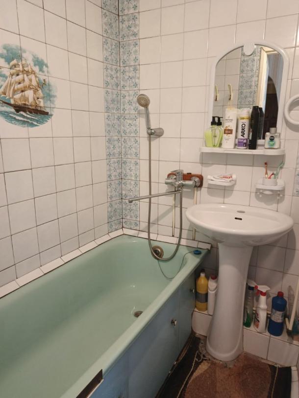 Квартира, 2-кімн., Чугуев, Чугуевский район, Музейная (Розы Люксембург)