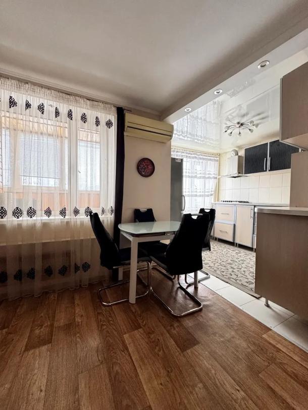 Квартира, 3-кімн., Харьков, Одесская, Аэрокосмический просп. (Гагарина проспект)