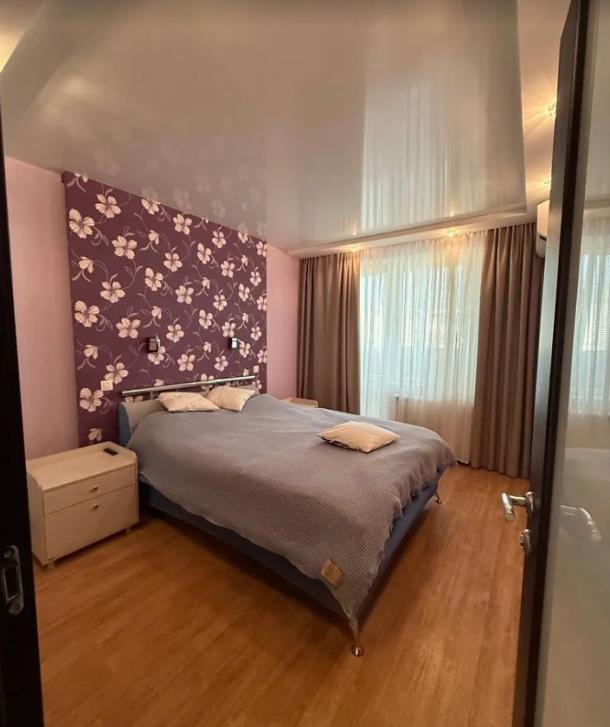 Квартира, 3-кімн., Харьков, 533м/р, Светлая