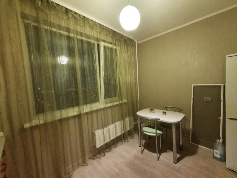 Квартира, 1-кімн., Харьков, Рогань жилмассив, Роганская