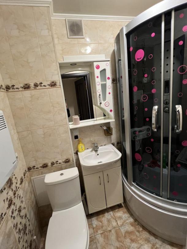 Квартира, 3-кімн., Чугуев, Чугуевский район