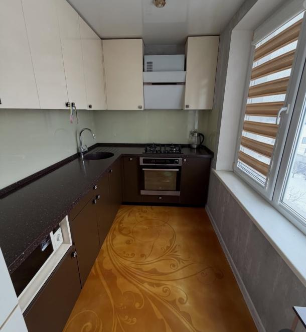 Квартира, 3-кімн., Харьков, 522м/р, Непокоренных (Героев Труда)