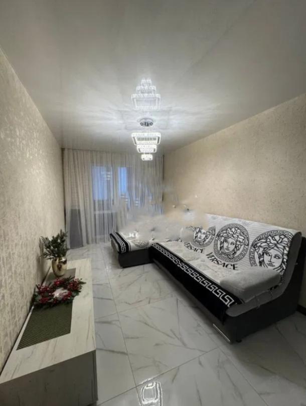 Квартира, 3-кімн., Харьков, 531м/р, Гвардейцев Широнинцев