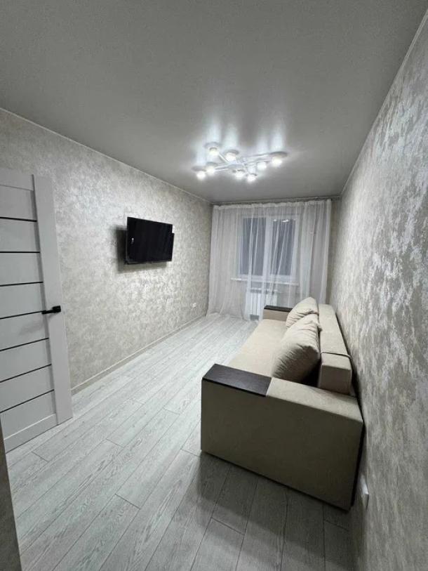 Квартира, 3-кімн., Харьков, Новые Дома, Каденюка (Танкопия)