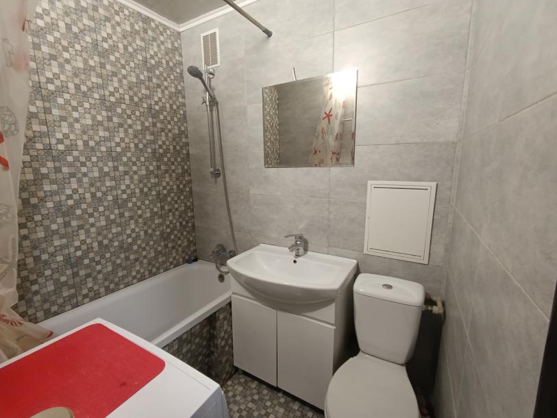 Квартира, 2-кімн., Харьков, Павлово Поле, Космонавтов