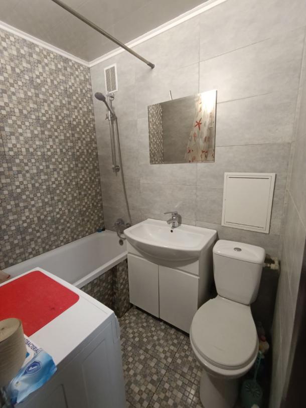 Квартира, 2-кімн., Харьков, Павлово Поле, Космонавтов