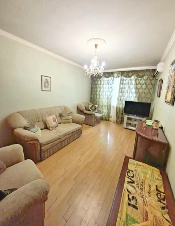 Квартира, 3-кімн., Харьков, Алексеевка, Победы пр.