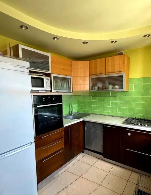 Квартира, 3-кімн., Харьков, Новые Дома, Харьковских Дивизий