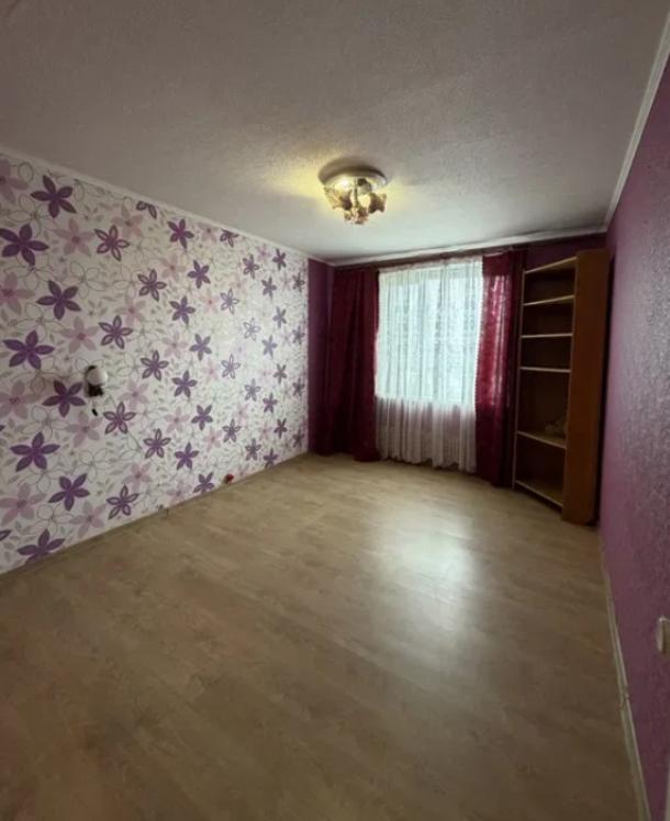 Квартира, 3-кімн., Харьков, 520м/р, Валентиновская