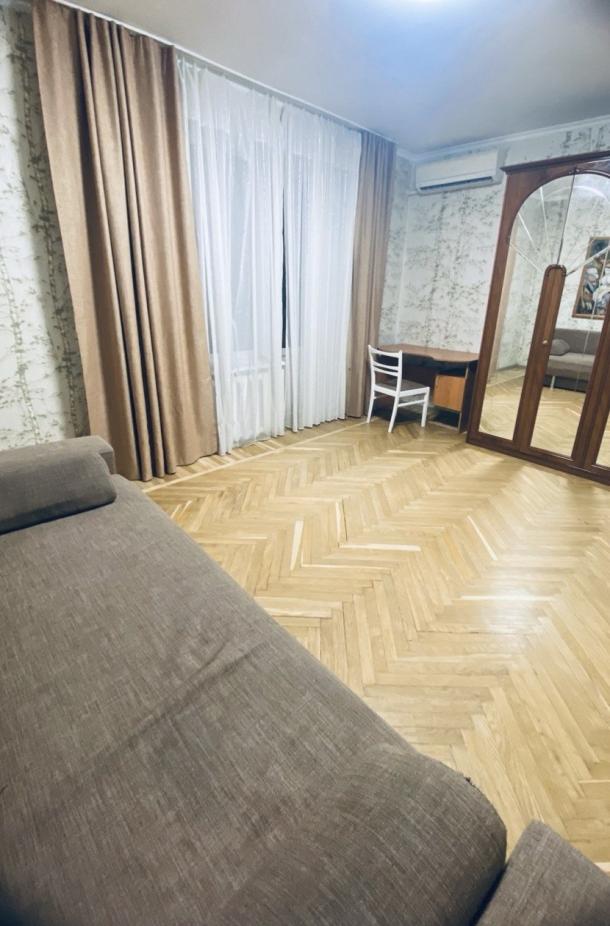 Квартира, 3-кімн., Харьков, Шатиловка, Авиационная