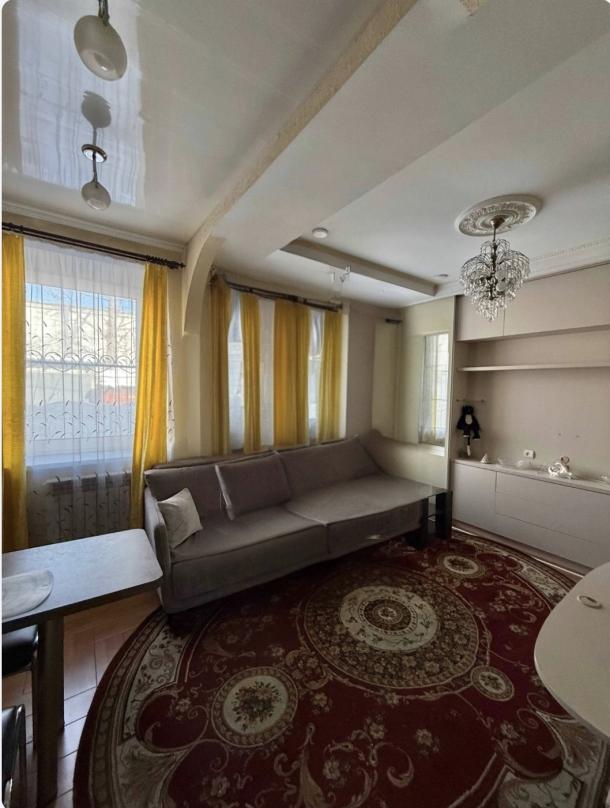 Квартира, 3-кімн., Харьков, Старая Салтовка, Глобинская