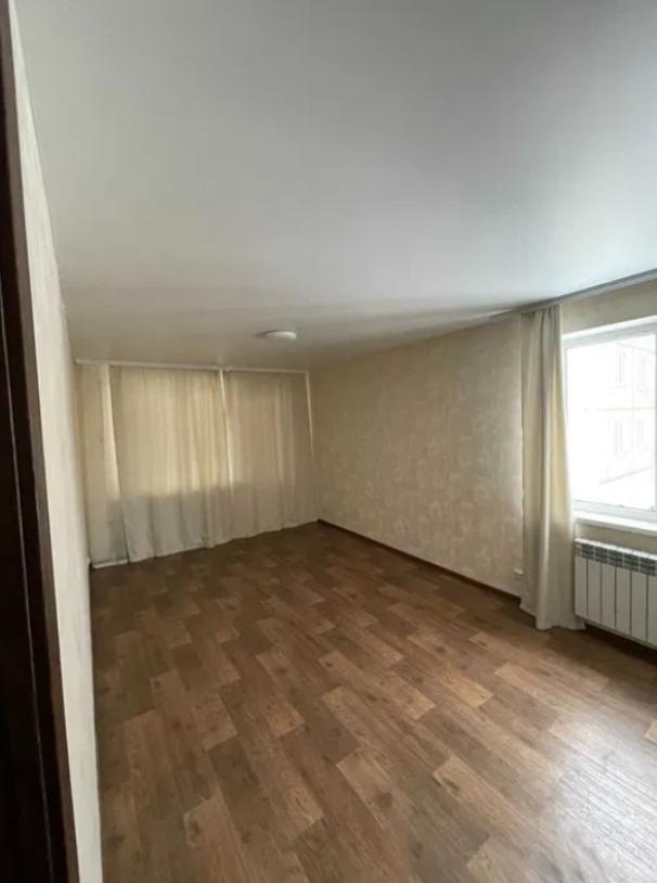 Квартира, 3-кімн., Харьков, 608м/р, Гвардейцев Широнинцев