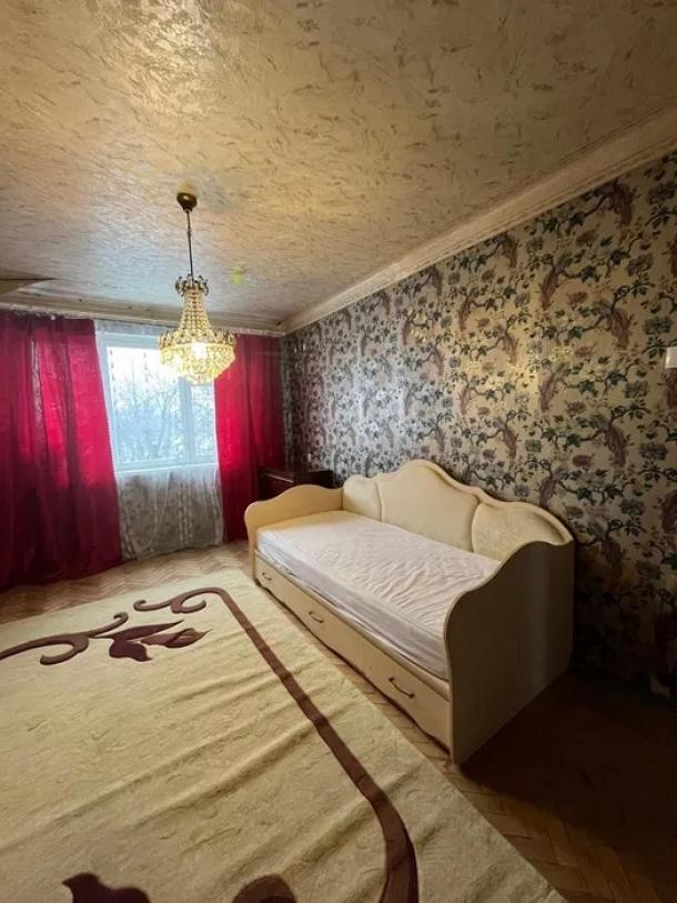 Квартира, 3-кімн., Харьков, 606Ам/р, Светлая