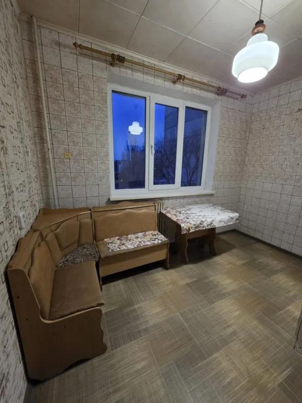 Квартира, 2-кімн., Харьков, Рогань жилмассив, Луи Пастера