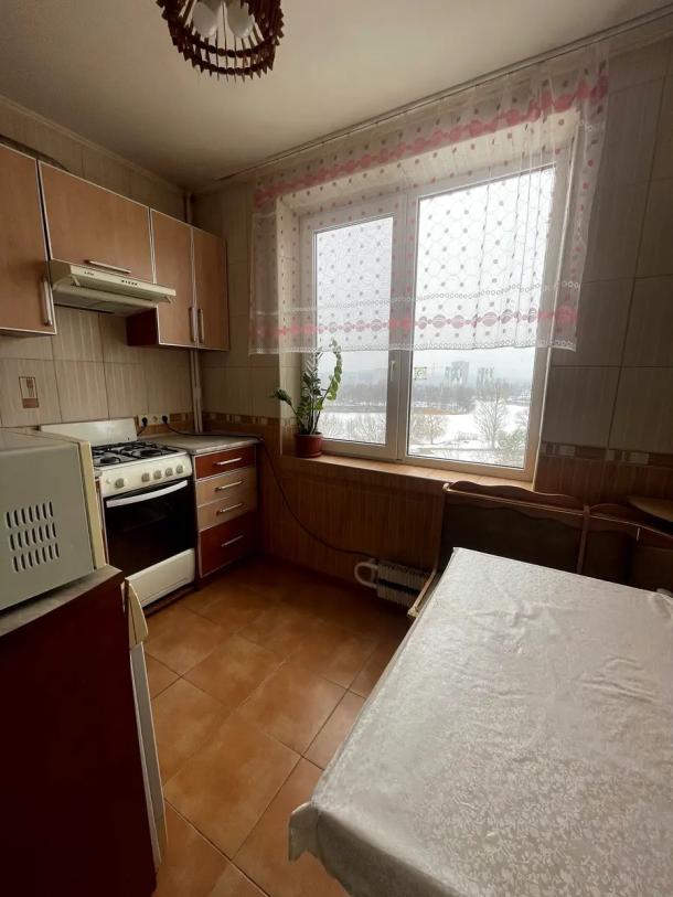 Квартира, 3-кімн., Харьков, 522м/р, Академика Барабашова