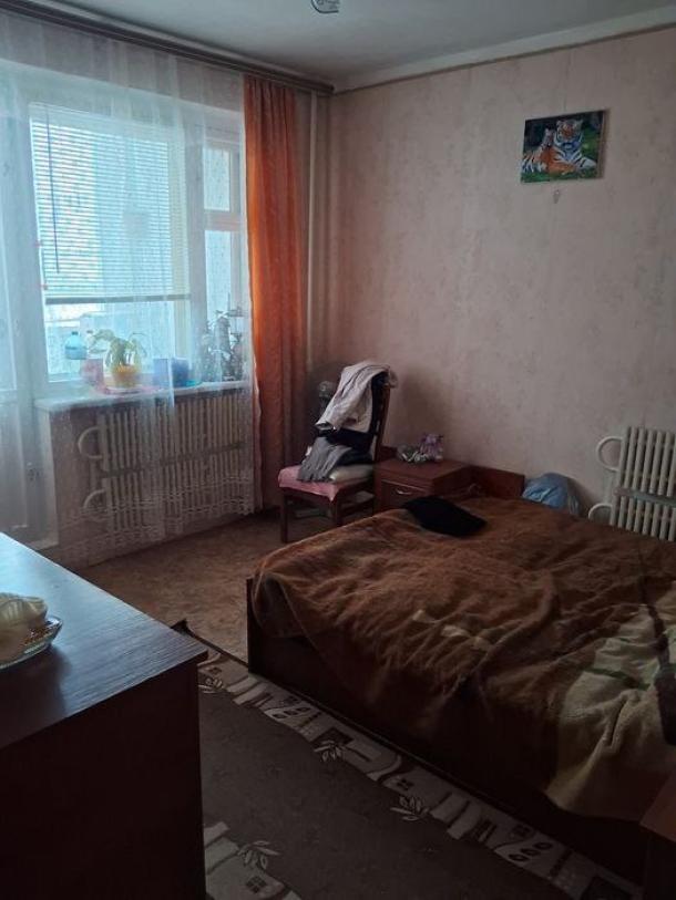 Квартира, 3-кімн., Харьков, ХТЗ, Александровский пр.