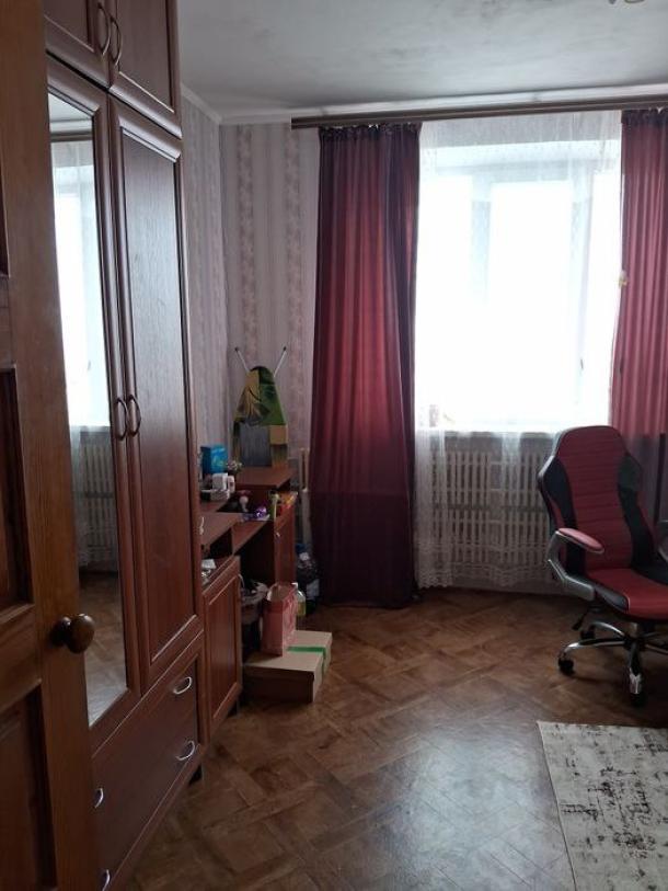 Квартира, 3-кімн., Харьков, ХТЗ, Александровский пр.