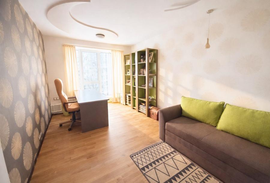 Квартира, 3-кімн., Харьков, 606м/р, Непокоренных (Героев Труда)