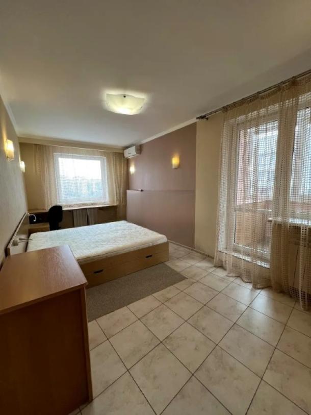 Квартира, 3-кімн., Харьков, 524м/р, Бучмы