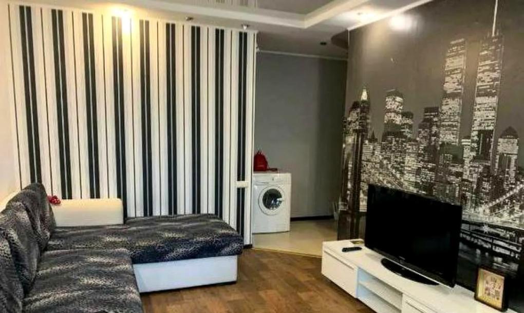 Квартира, 3-кімн., Харьков, 533м/р, Тракторостроителей просп.