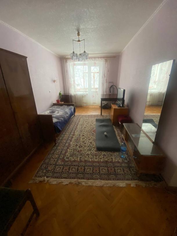 Квартира, 3-кімн., Харьков, Гагарина метро , Аэрокосмический просп. (Гагарина проспект)