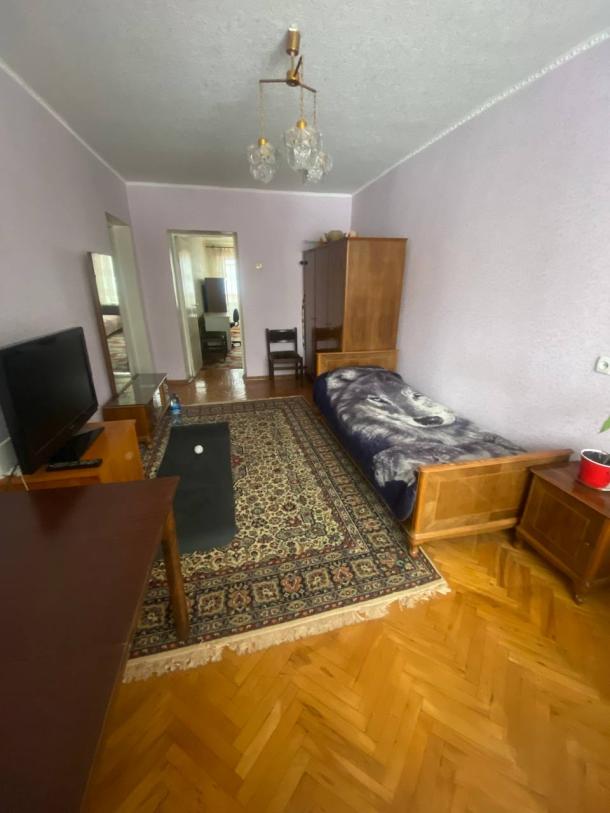 Квартира, 3-кімн., Харьков, Гагарина метро , Аэрокосмический просп. (Гагарина проспект)