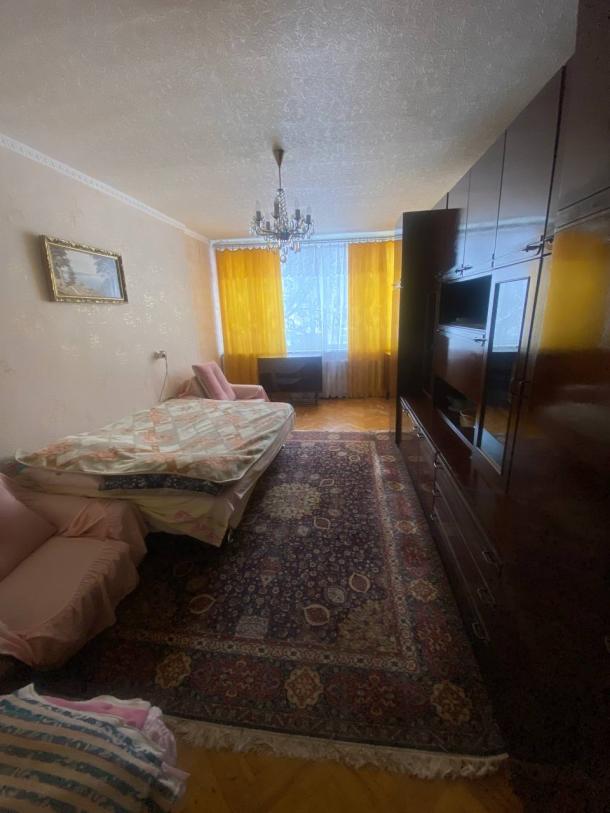 Квартира, 3-кімн., Харьков, Гагарина метро , Аэрокосмический просп. (Гагарина проспект)