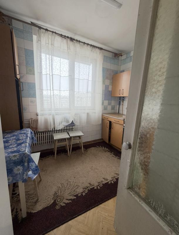 Квартира, 3-кімн., Харьков, Горизонт, Героев Харькова пр-т