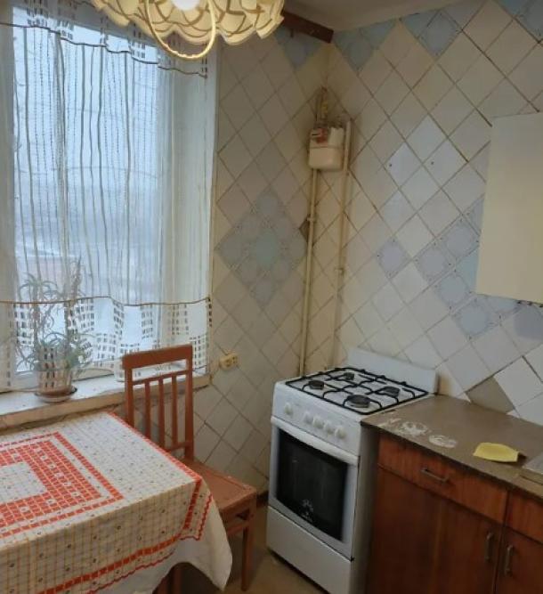 Квартира, 3-кімн., Харьков, 524м/р, Непокоренных (Героев Труда)