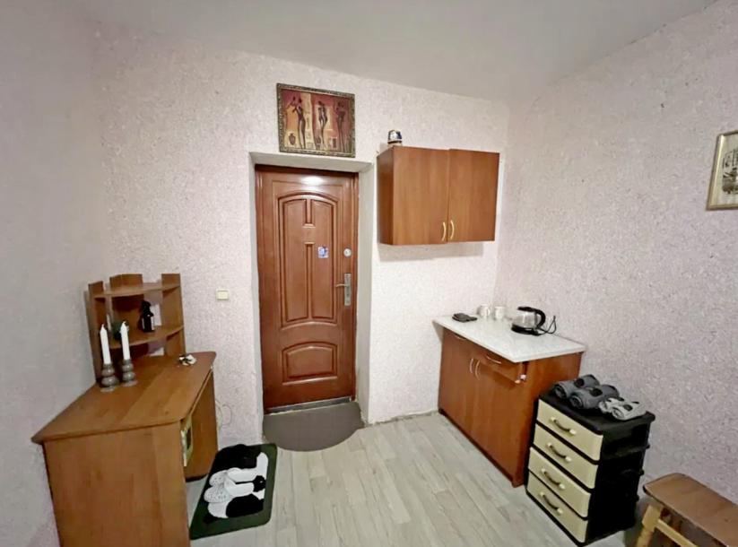 Комната, Чугуев, Чугуевский район, Красноманежная (Якира)