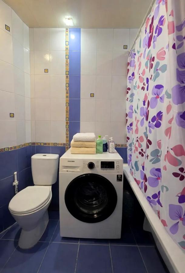 Квартира, 2-кімн., Харьков, 606м/р, Тракторостроителей просп.