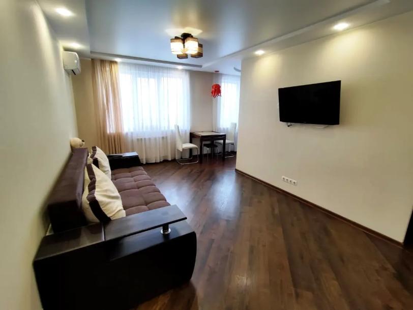 Квартира, 3-кімн., Харьков, 604м/р, Юбилейный пр. (50 лет ВЛКСМ пр.)