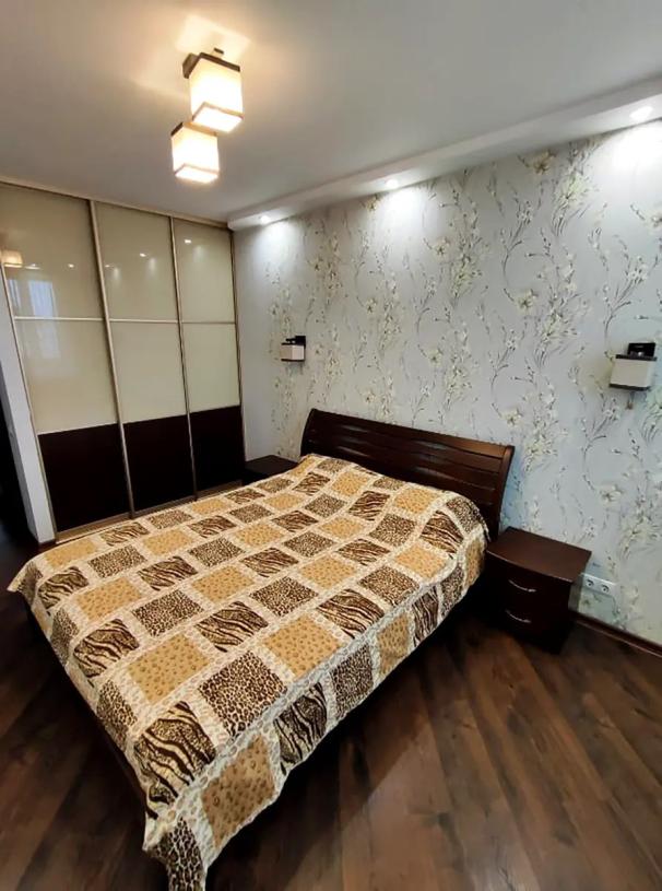 Квартира, 3-кімн., Харьков, 604м/р, Юбилейный пр. (50 лет ВЛКСМ пр.)